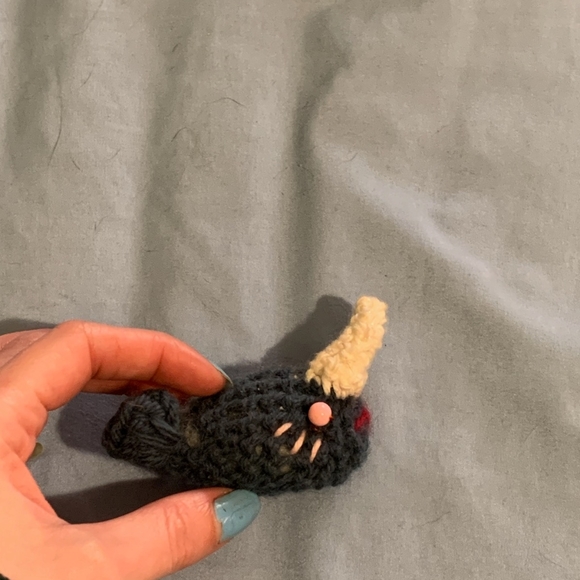3 three cute hand crocheted narwhals. 2 Grey and 1 burgundy. Soft sculpture. - Picture 6 of 10